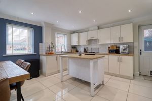 Kitchen/Diner- click for photo gallery